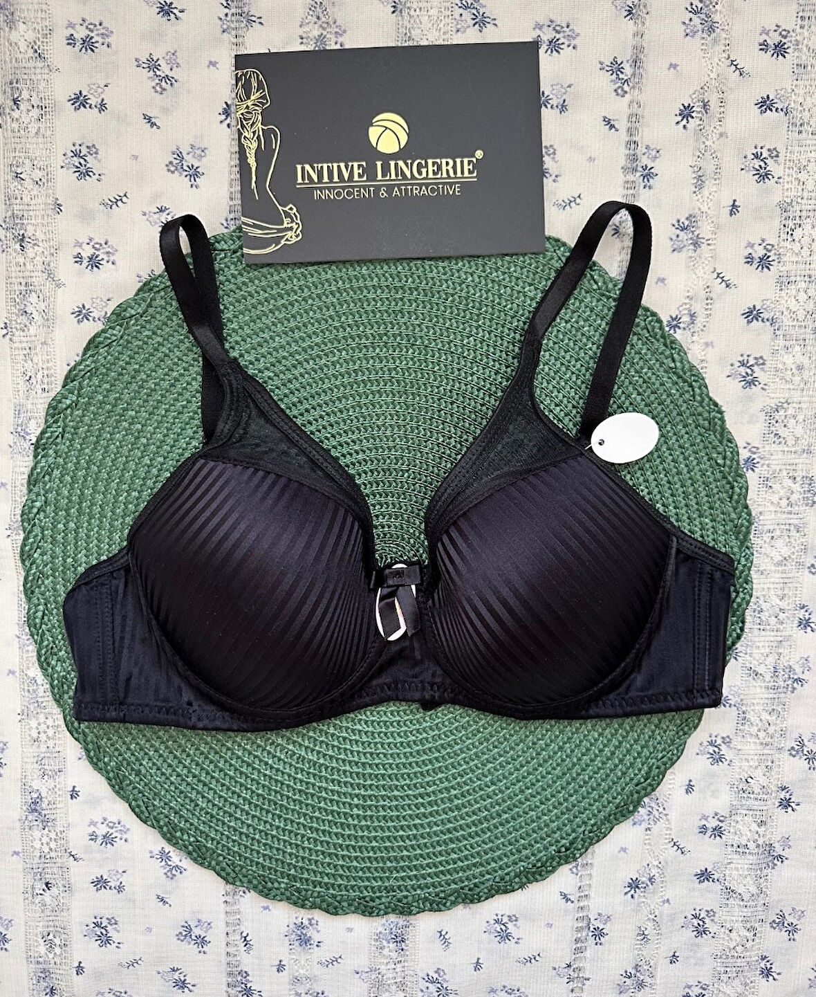 Evelyn Parlak Saten Çizgi Detaylı C cup Balenli Desteksiz Önü Tül Detaylı Şık Sütyen