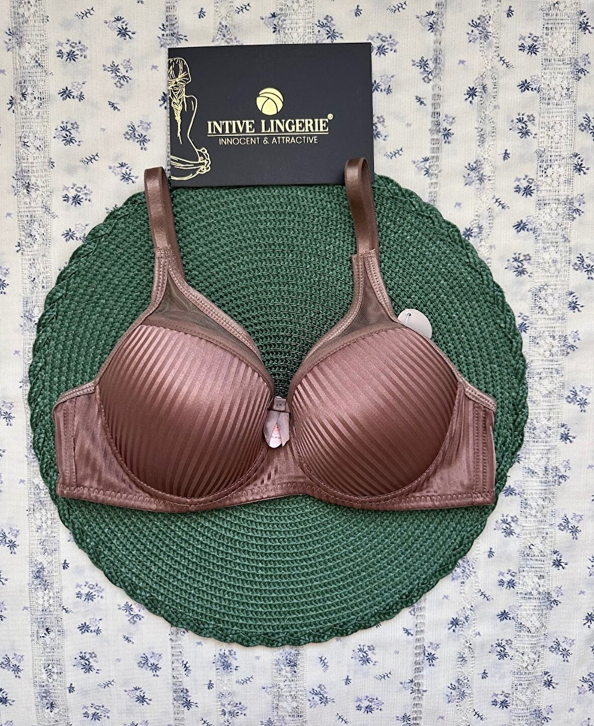 Evelyn Parlak Saten Çizgi Detaylı C cup Balenli Desteksiz Önü Tül Detaylı Şık Sütyen