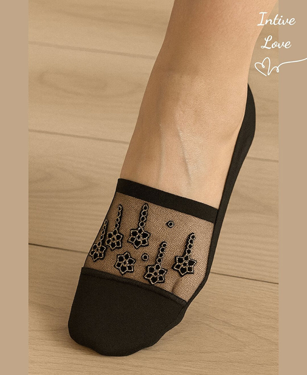 Zeyna Önü Transparan Gold/Gümüş İşlemeli Burnu Kapalı Feminen Şık Babet Çorabı