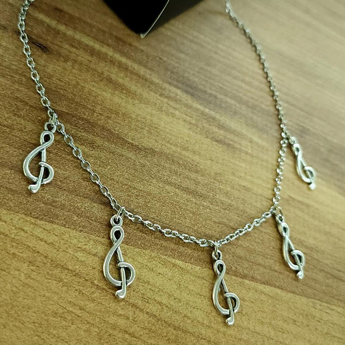 Sol anahtar 5 li kolye