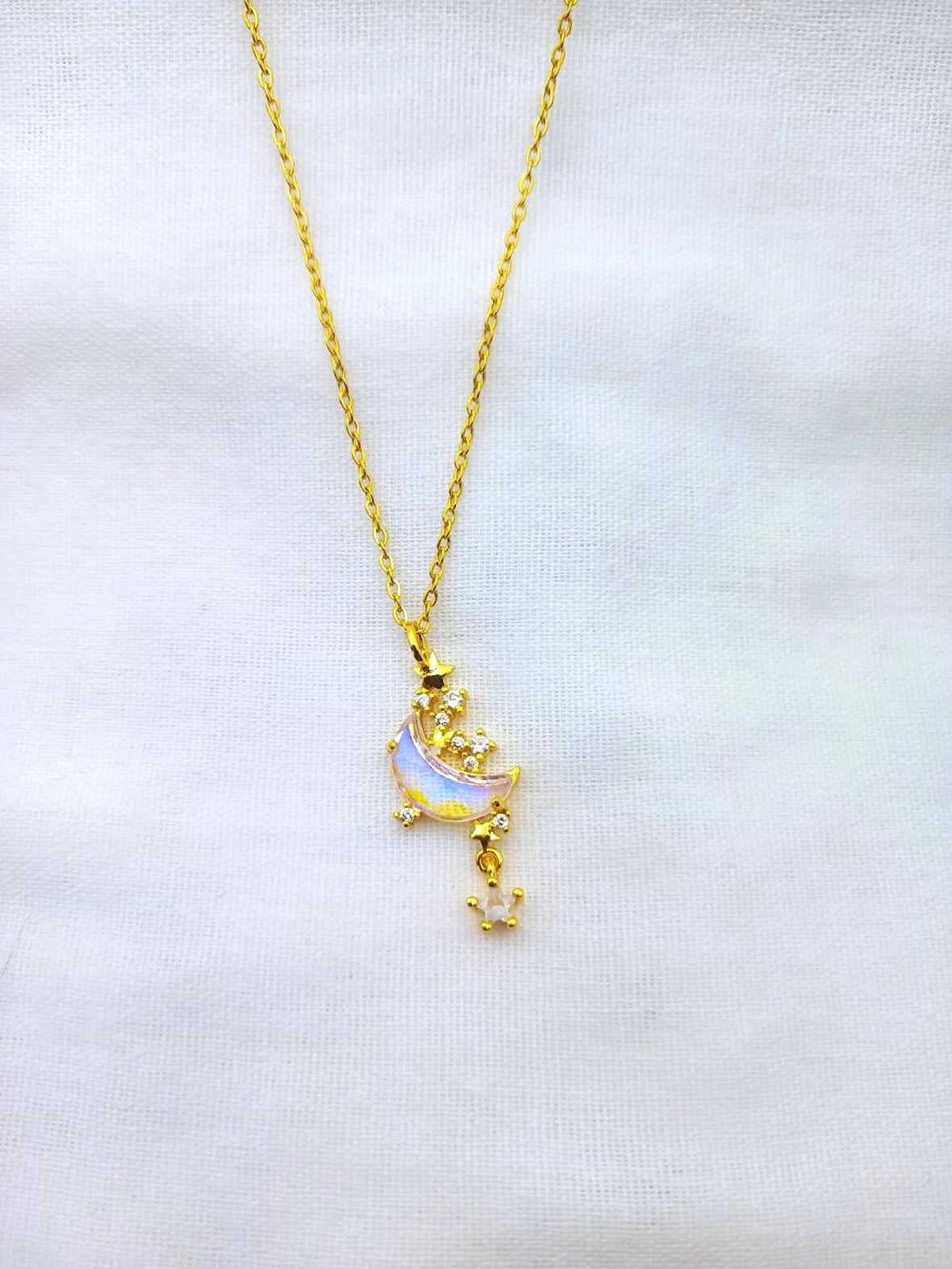 Zirkon Taşlı Hilal Yıldız Sarkıtlı Gold Kadın Paslanmaz Çelik Kolye