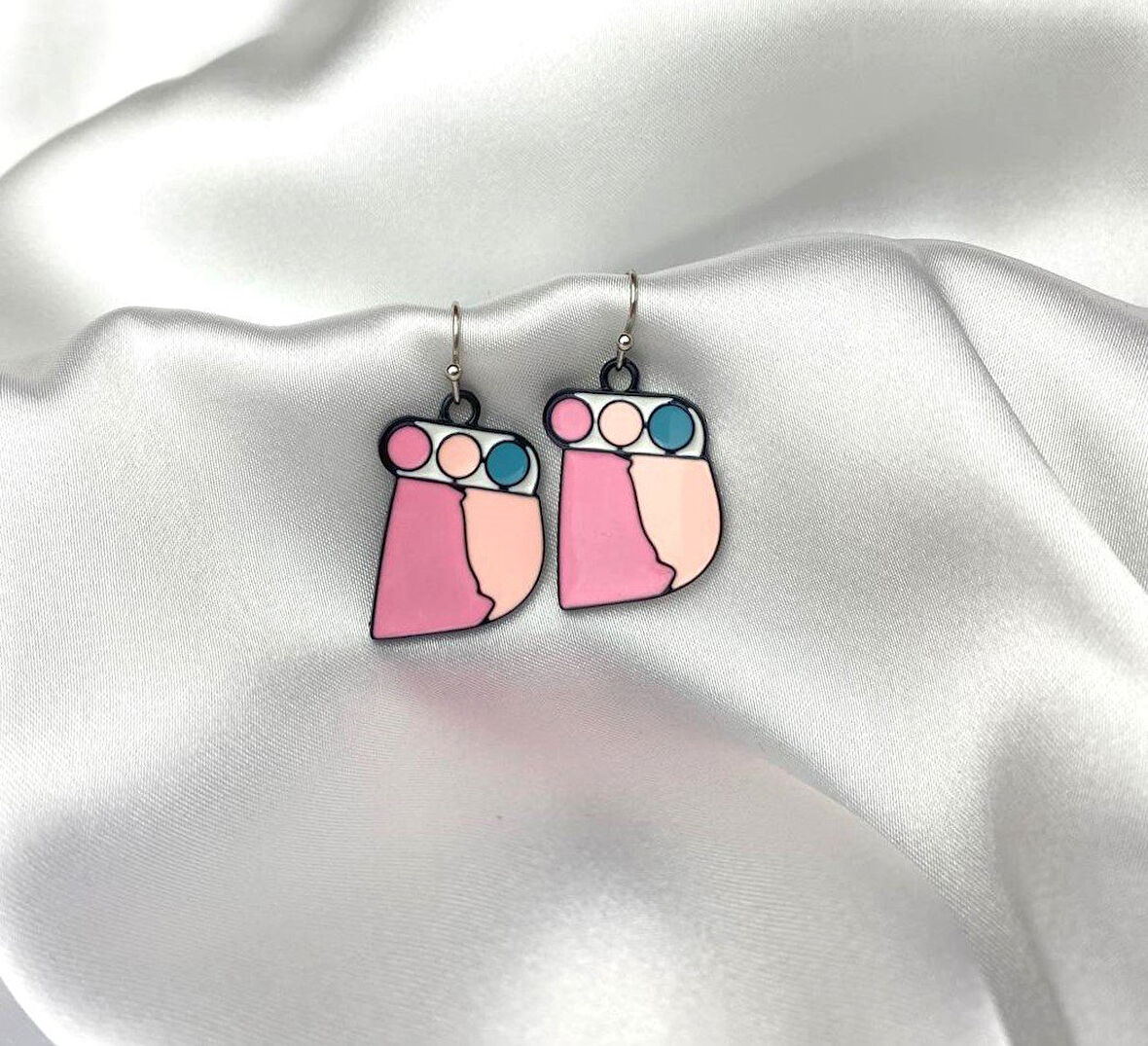 Kadın Makyaj Renkli Küpe