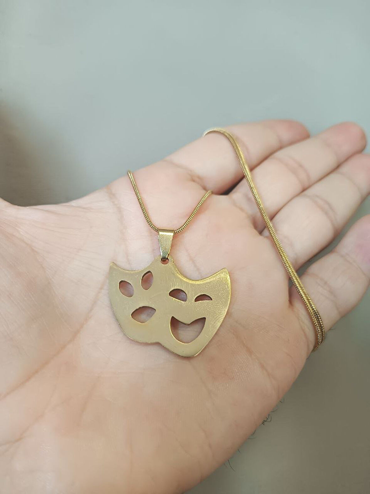 Tiyatro Simgesi Gülen Ağlayan Yüz Gold Renk 316L Paslanmaz Çelik Figür Kolye