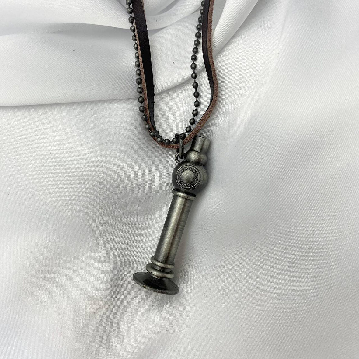 Aayarlanabilir Deri Unisex Kolye