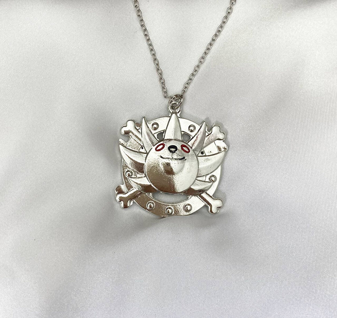 Anime Luffy Zoro Korsan Bin Güneşli Logo Kolye