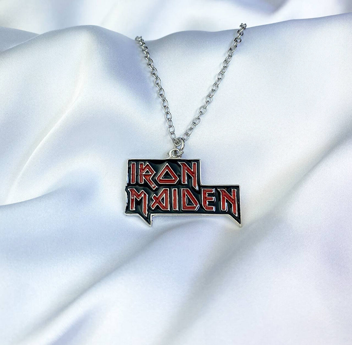 İron Maiden Krımızı Metal Kolye