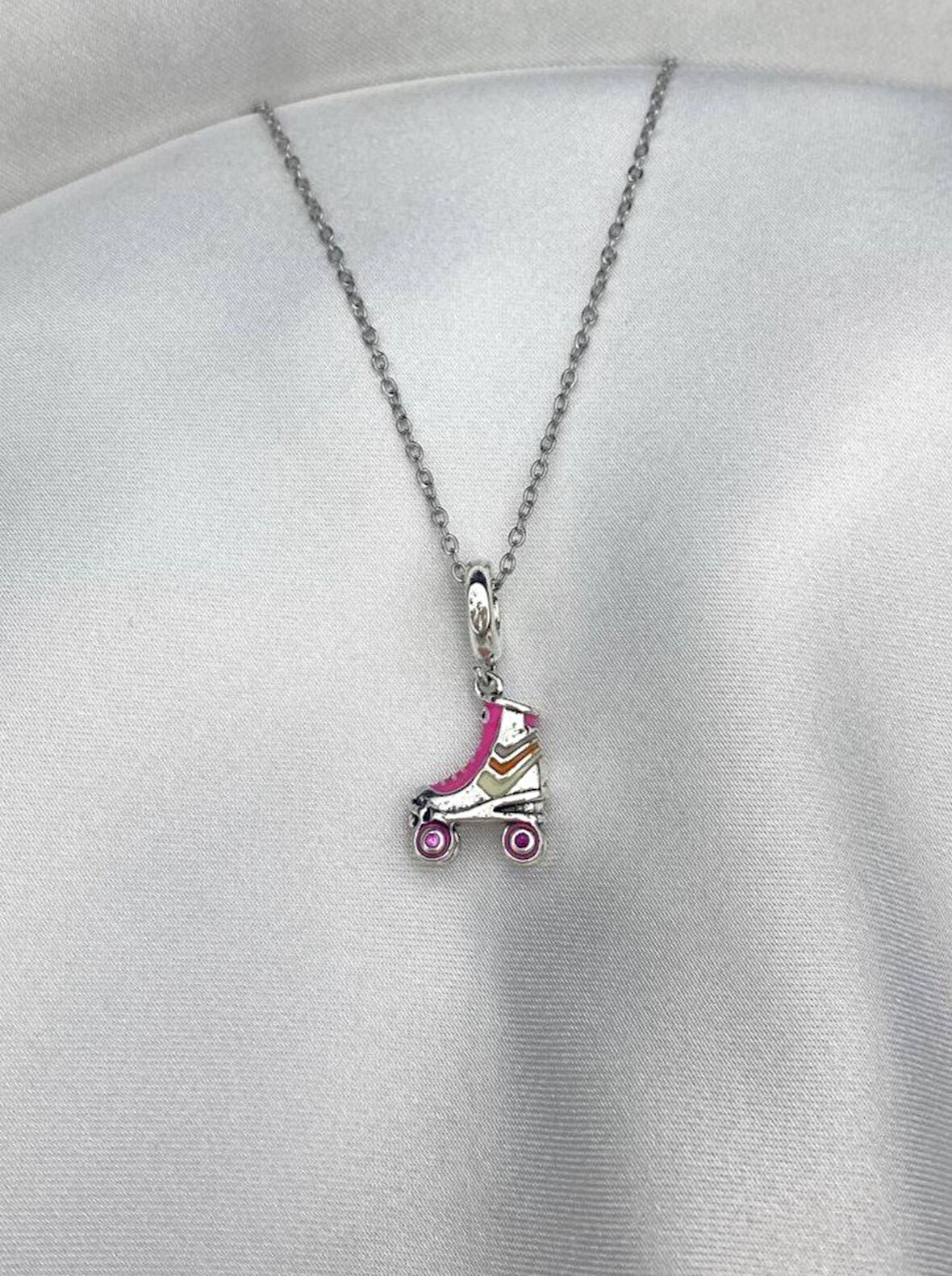 Pembe Gümüş Renkli Paten Charm Kolye Paslanmaz Çelik