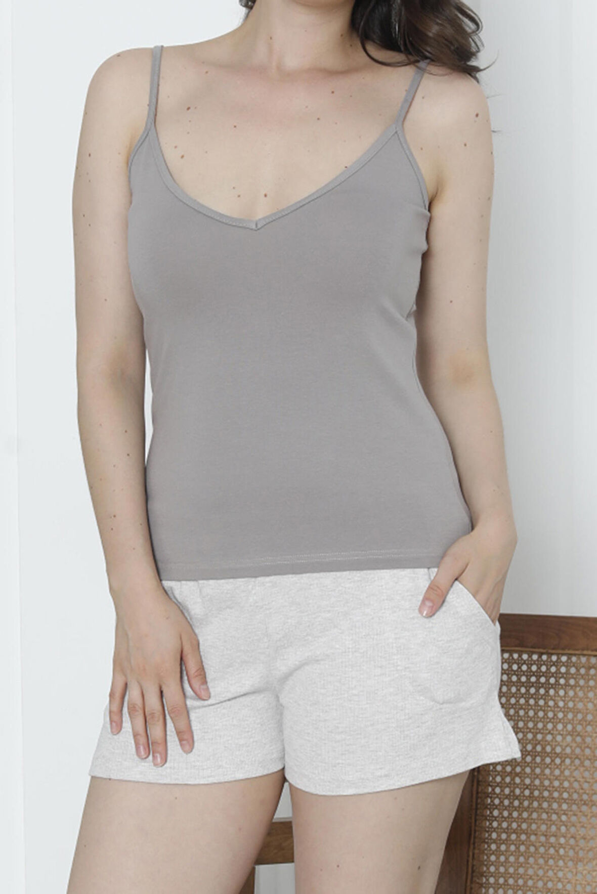 Kadın Şortlu Pijama Takımı İp Askılı Likrali Cepli Kaşkorse Şort VİZON