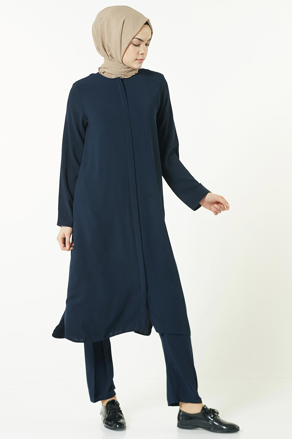 Kadın Umre ve Hac Kıyafeti Elit Kumaş Lacivert