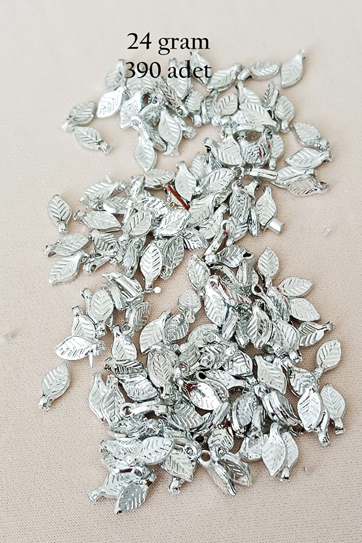 Oya Abiye Bileklik Kolye Pleksi Metalik Plastik Pul Gümüş Renk 24 gram 390 adet - BNC574