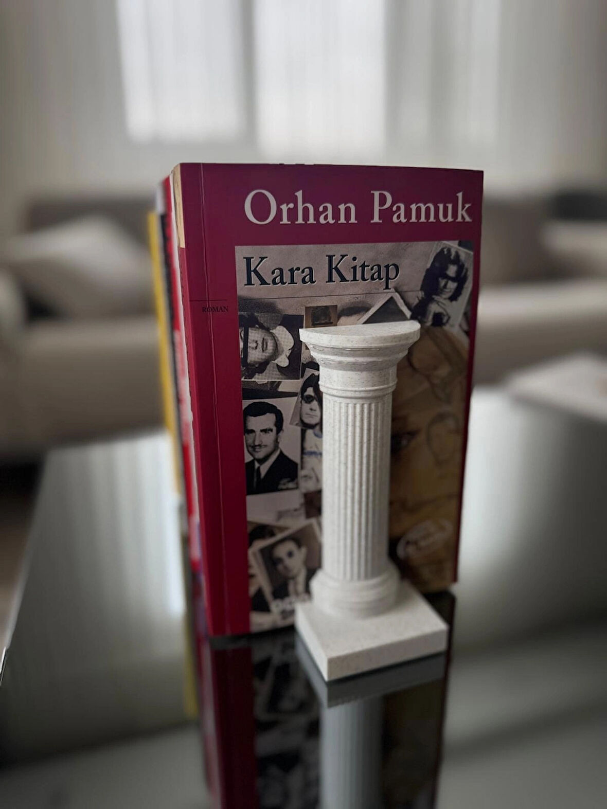 Antik Roma Sütun Kitap Tutucu – Klasik Tasarım Dekoratif Kitaplık Aksesuarı