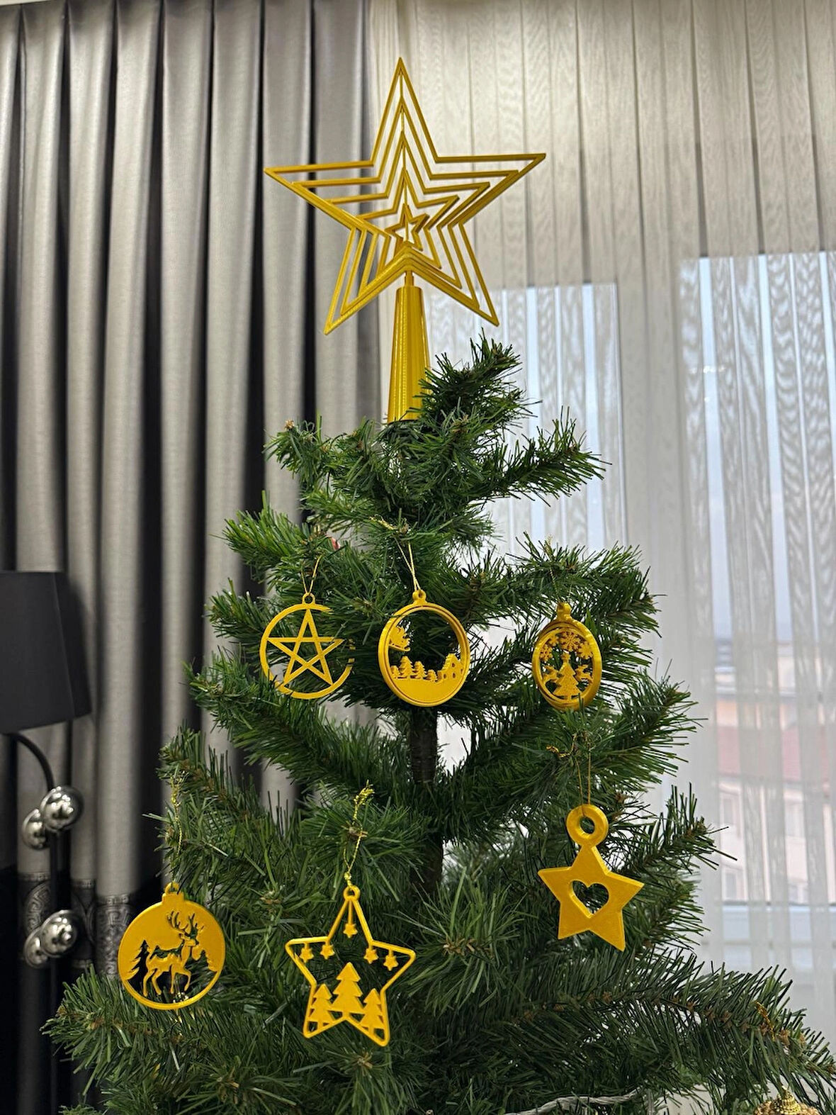Yılbaşı Ağacı Tepe Süsü Gold Dönmeli Yıldız 27 cm -6’lı Gold Ağaç Süsü Seti