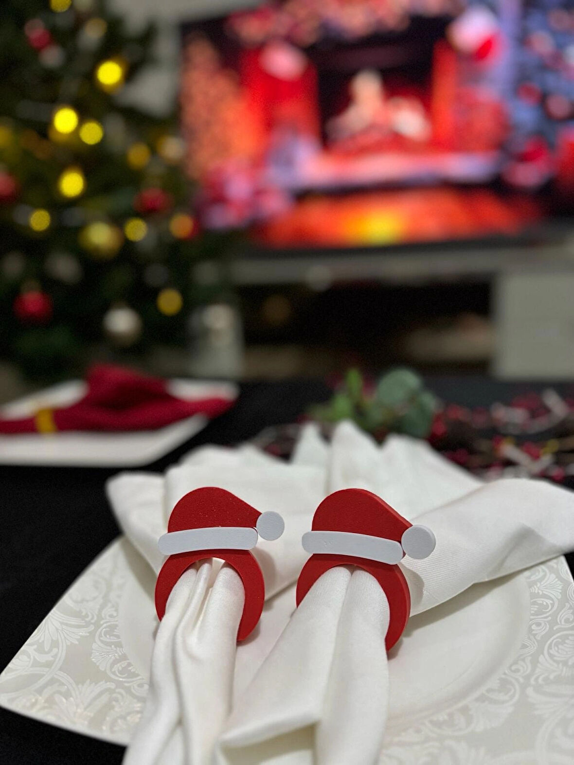 Peçetelik Yılbaşı Noel Şapka 6’lı Set Kırmızı Beyaz Sofra Dekoru, Peçete Halkası / Peçete Yüzüğü