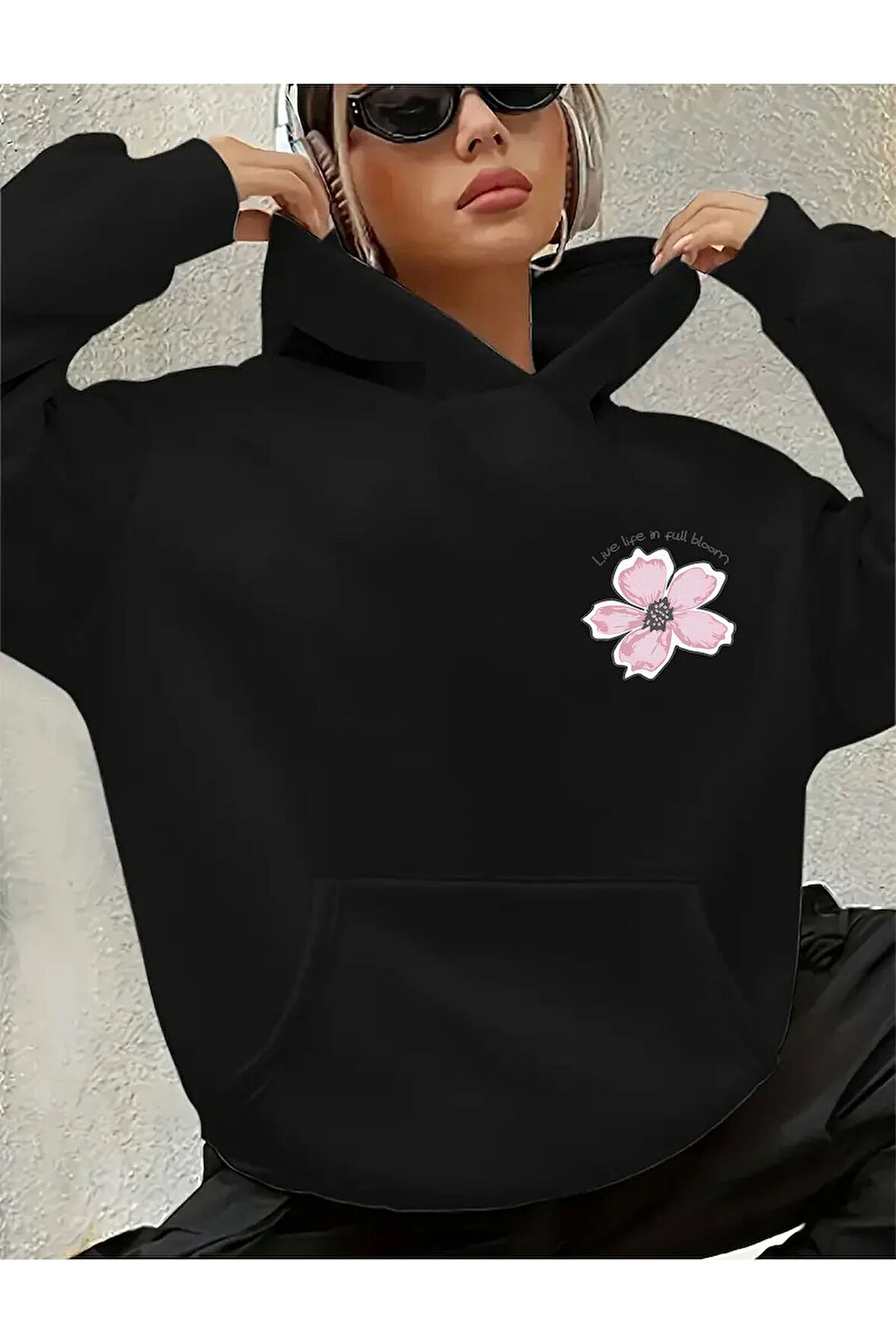 Göğüs Baskı Detaylı İçi Polarlı Kapüşonlu Sweatshirt