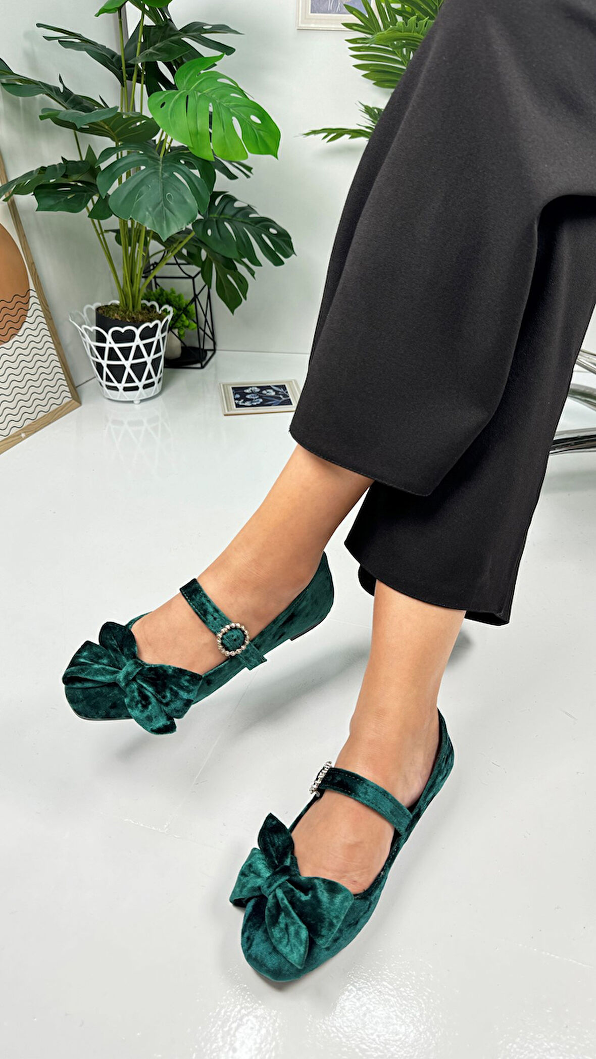 Günlük Kadın Kadife Fiyonklu Balerin Babet Tek Bantlı Tokalı Oval Burun Tırtıklı Taban Ayakkabı 283