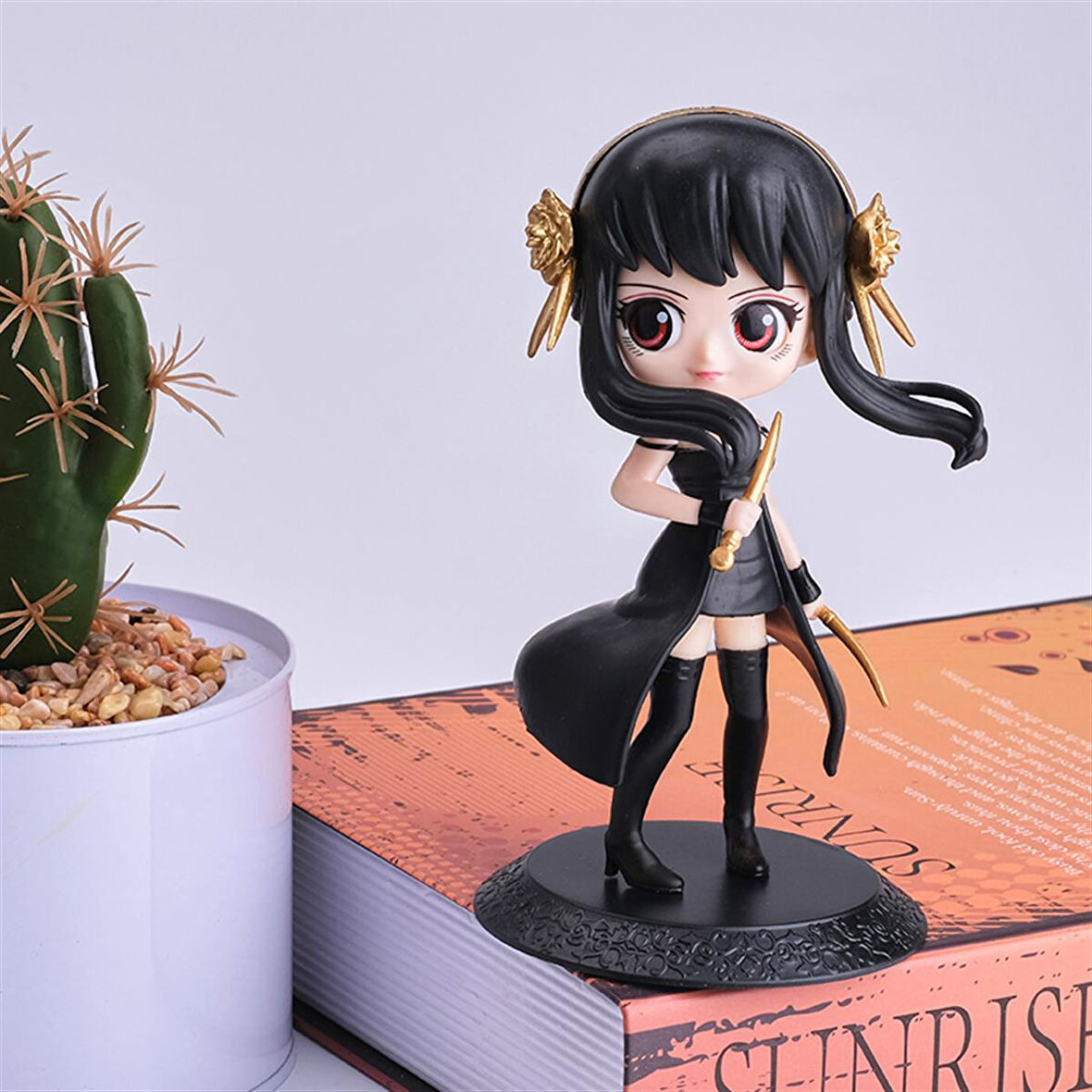 Anime Spy X Family -Yor Forger Figür 15 cm