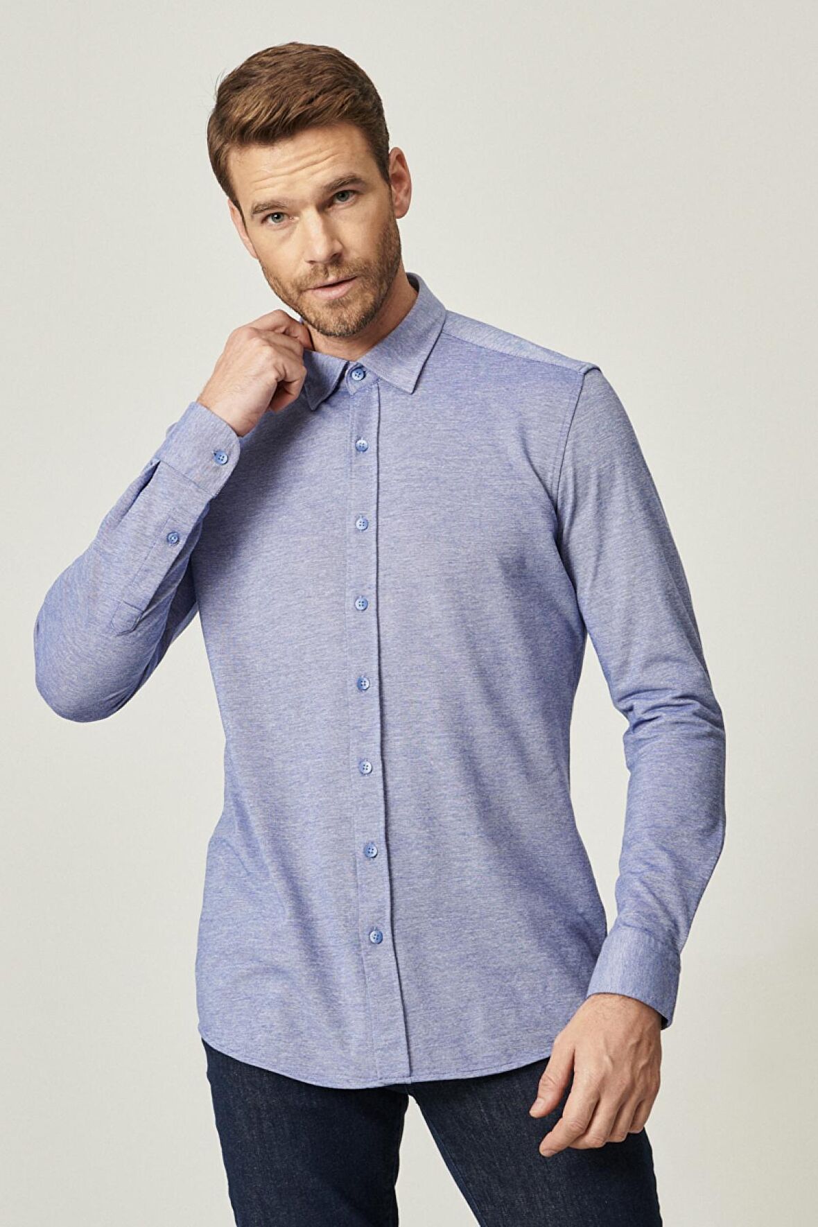 Erkek Mavi Slim Fit Dar Kesim Düğmeli Yaka 360 Derece Her Yöne Esneyen Gömlek