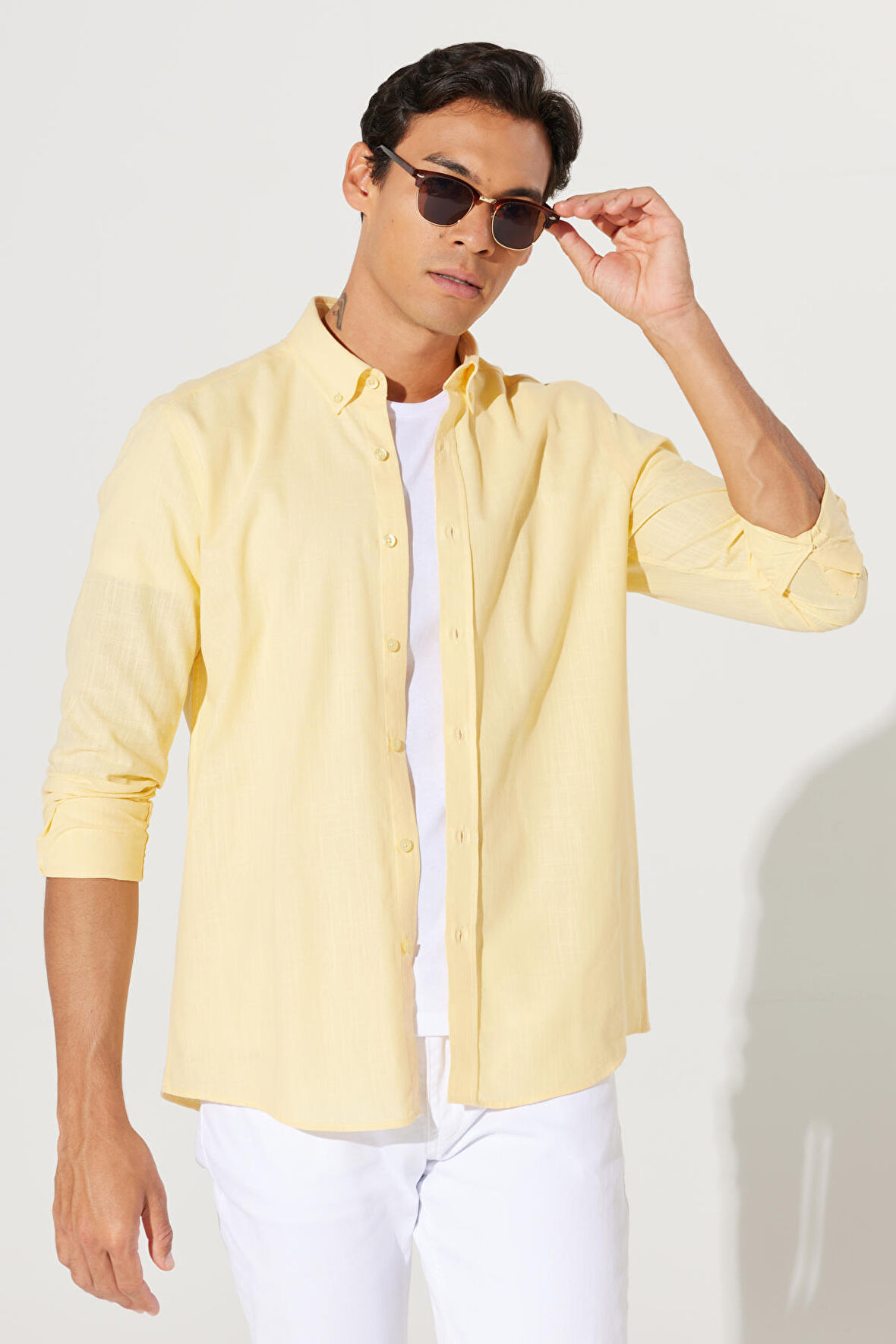 Erkek Sarı Tailored Slim Fit Dar Kesim Oxford Düğmeli Yaka Keten Görünümlü %100 Pamuk Flamlı Gömlek