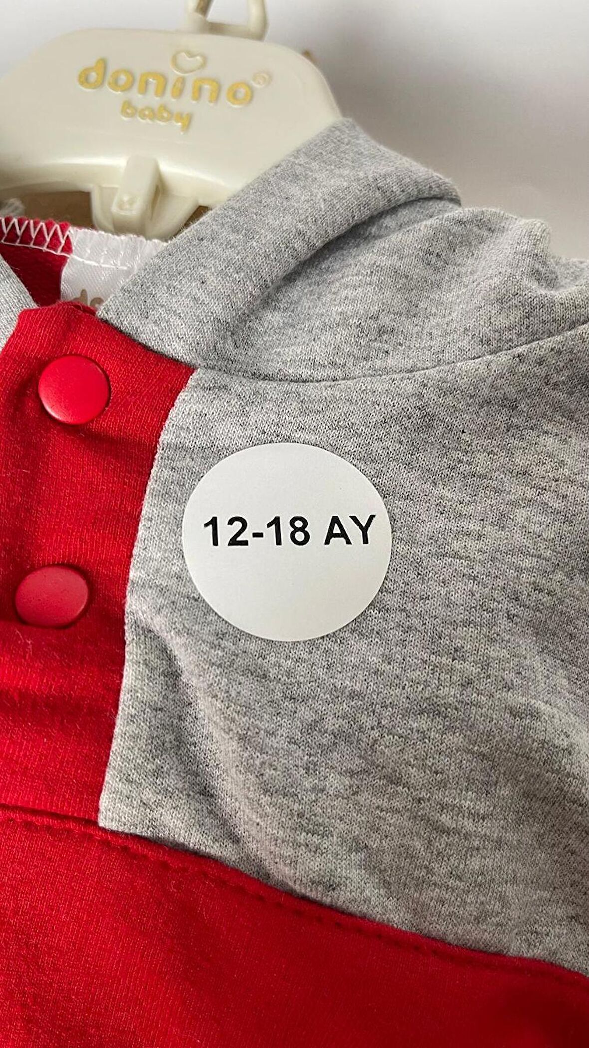 12-18 Ay Yazılı Beden Etiketi Yuvarlak Yapışkanlı 3x3 cm 150 Adet