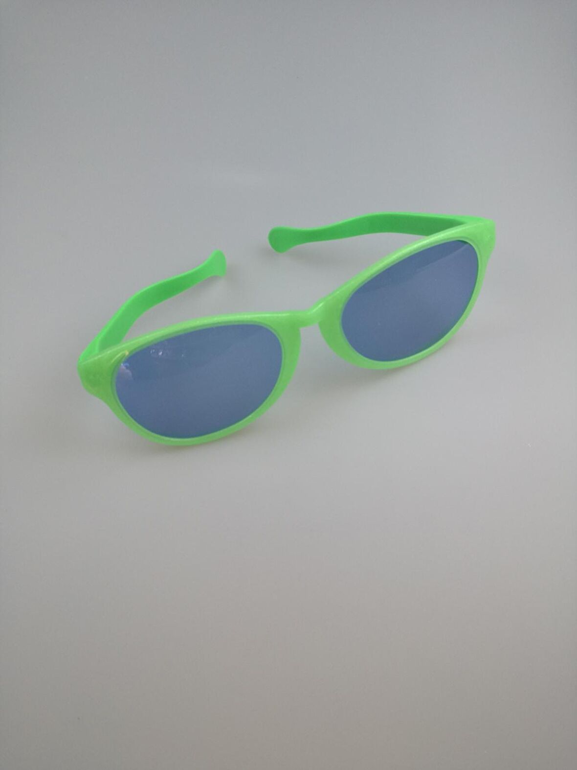 PARTİ GÖZLÜĞÜ BÜYÜK YEŞİL