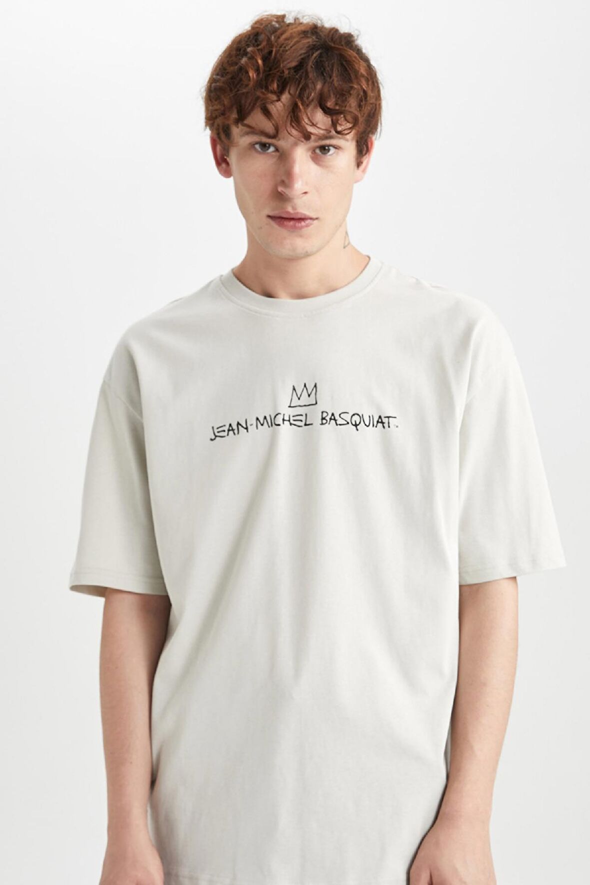 DeFacto Jean Michel Basquiat Oversize Fit Bisiklet Yaka Kısa Kollu Tişört A9427AX23HSGR437