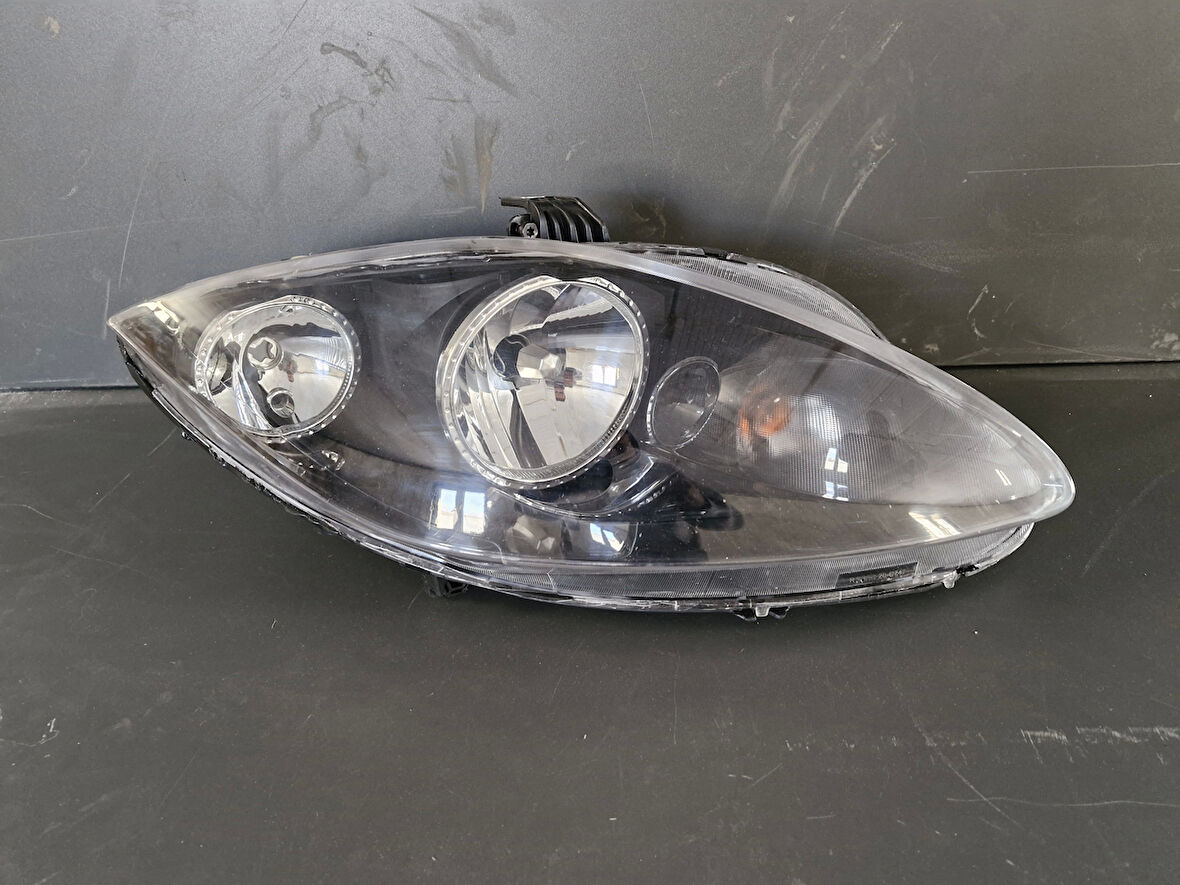 SEAT LEON SAĞ ÖN FAR SIFIR 2009-2012
