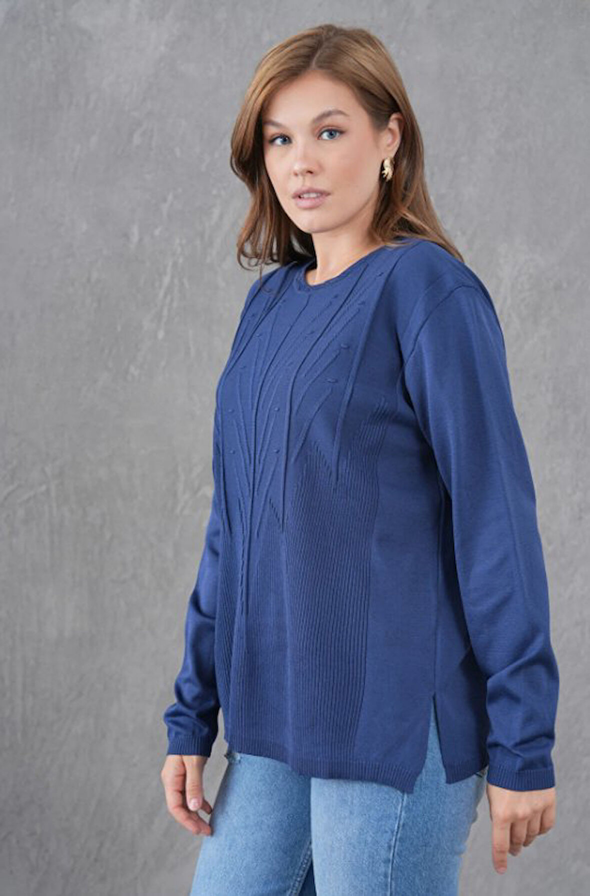 Kadın Minimal Çizgi Kabartmalı Triko Kazak