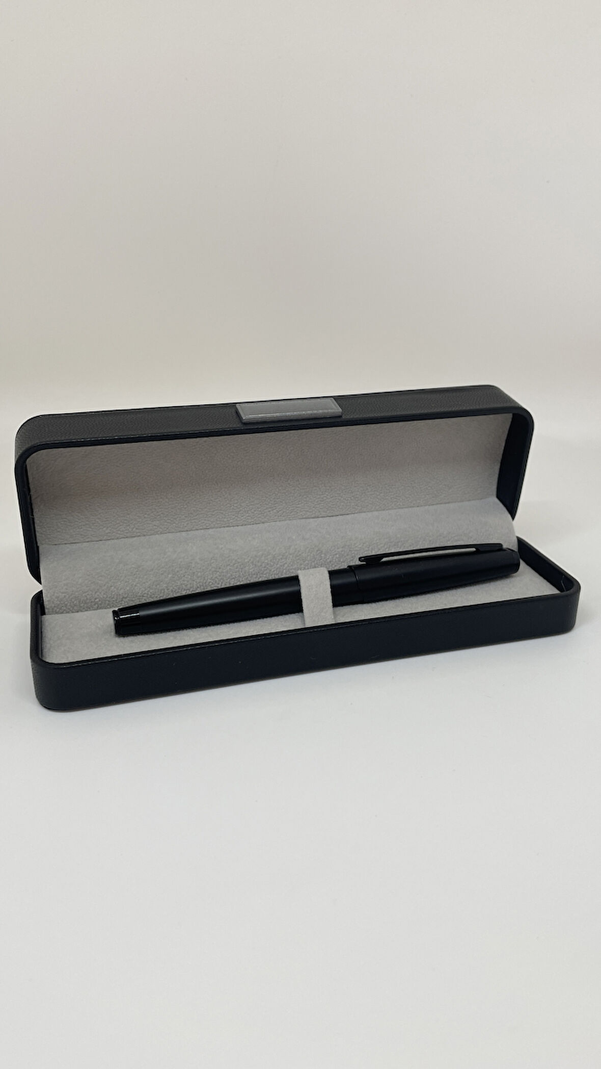 Elegance Series Corvus Deri Kutulu Siyah Roller İmza Kalemi
