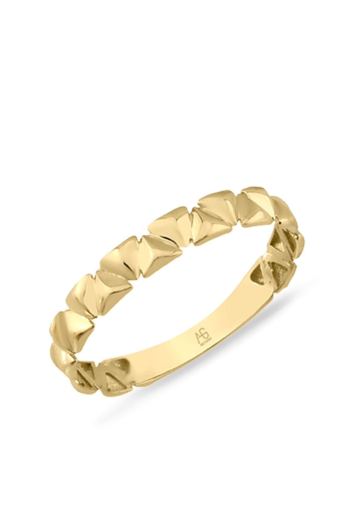 Üçgen Pramit Altın Taşsız Yüzük