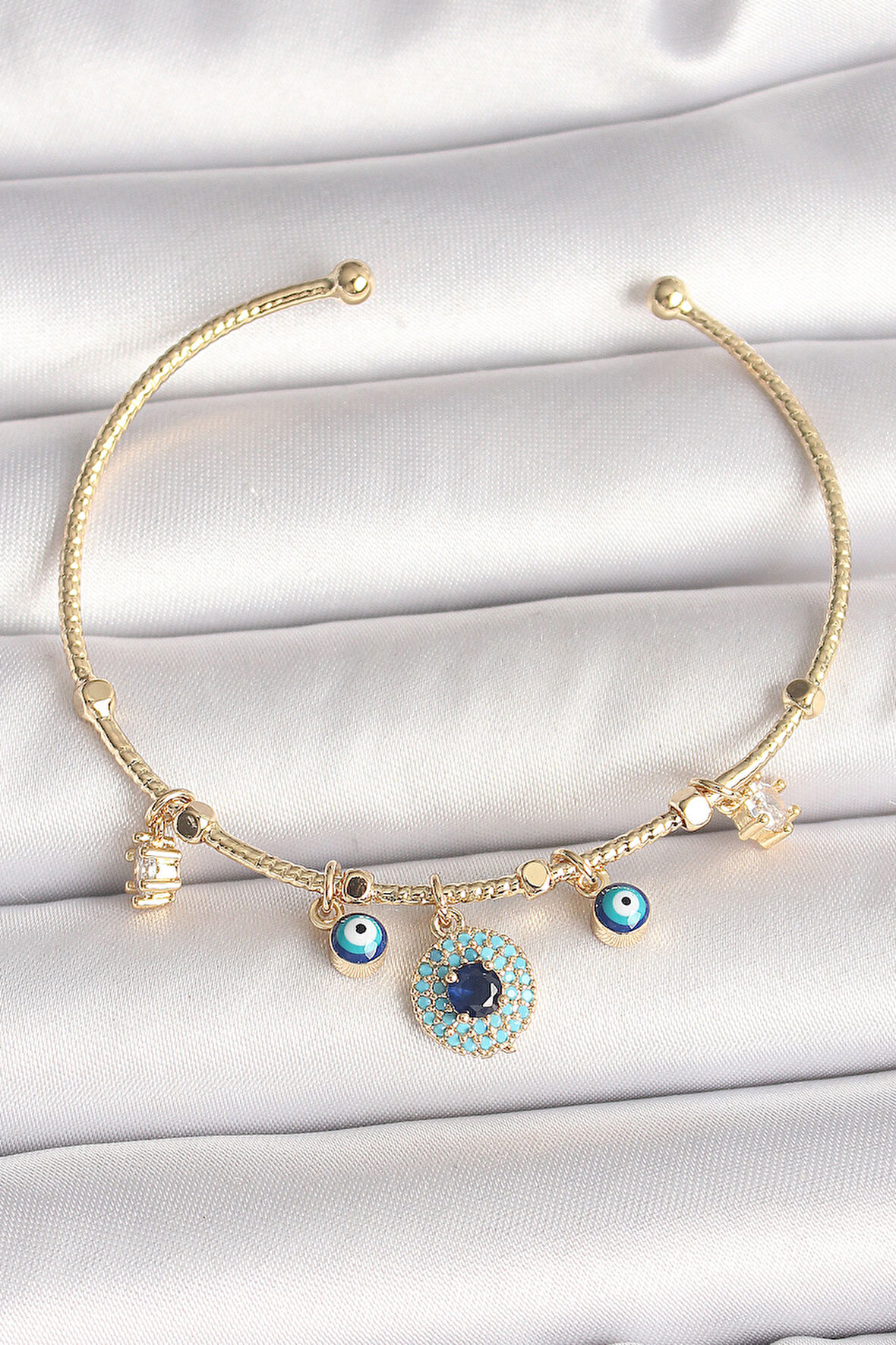 Pirinç Gold Renk Zirkon Taşlı Nazar Boncuk Detay Charm Kadın Bileklik - TJ-BB6883