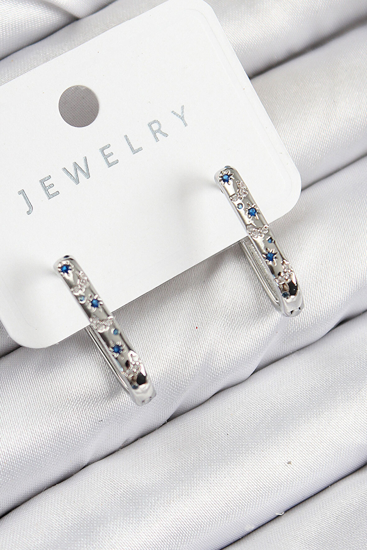 Pirinç Zirkon Taşlı Çiçek Desenli Model Gümüş Renk Kadın Küpe - TJ-BKP11061