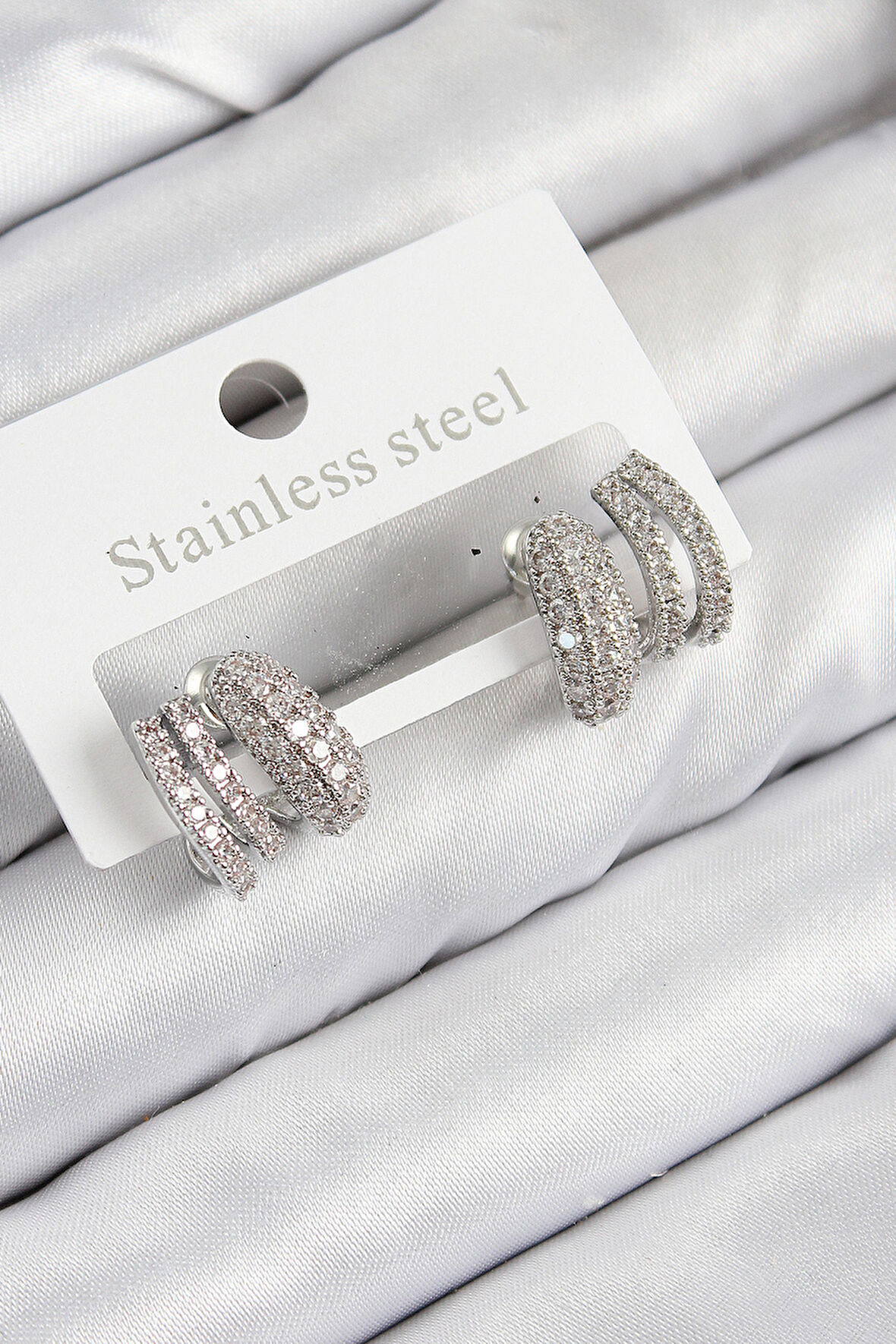 Pirinç Zirkon Taşlı Kıvrımlı Model Gümüş Renk Kadın Küpe - TJ-BKP11092