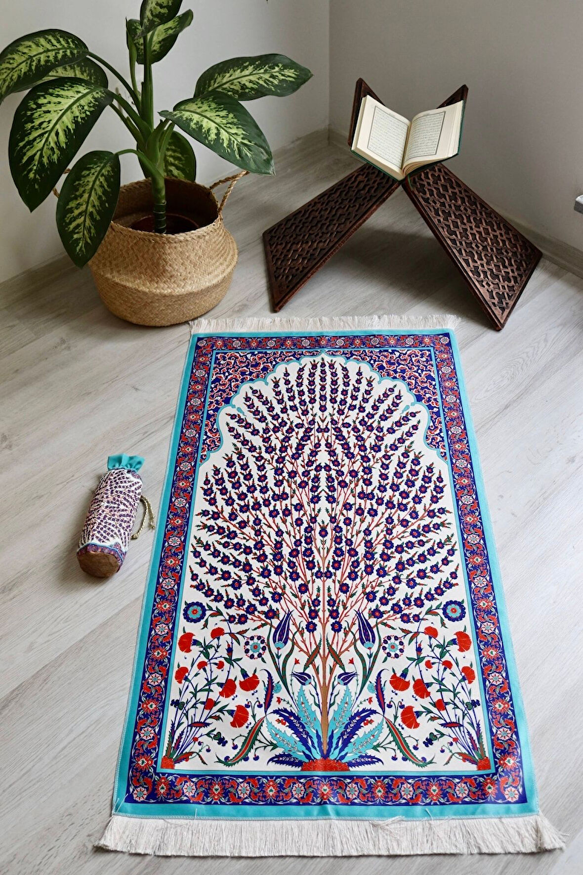 Pratik Ve Taşınabilir Ipek Dokulu Keseli Seccade Çini Desen S100111