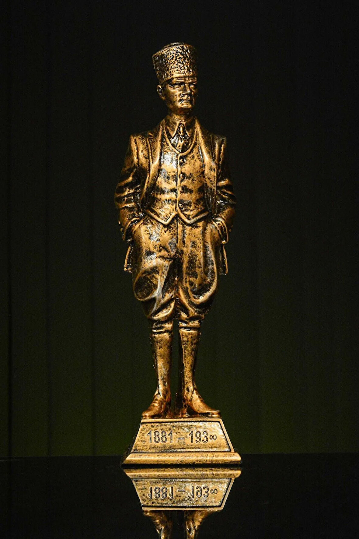 Özel Tasarım Büyük Boy Mustafa Kemal Atatürk Altın / Bronz Heykel Biblo
