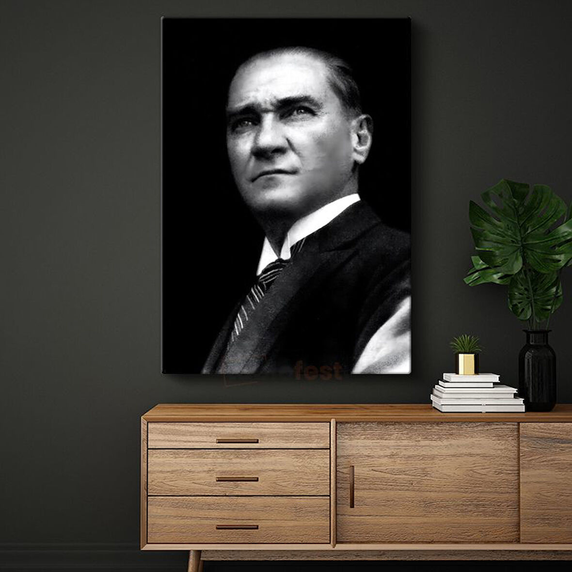 Siyah Fonlu Atatürk - Karizmatik Portre Kanvas Tablo