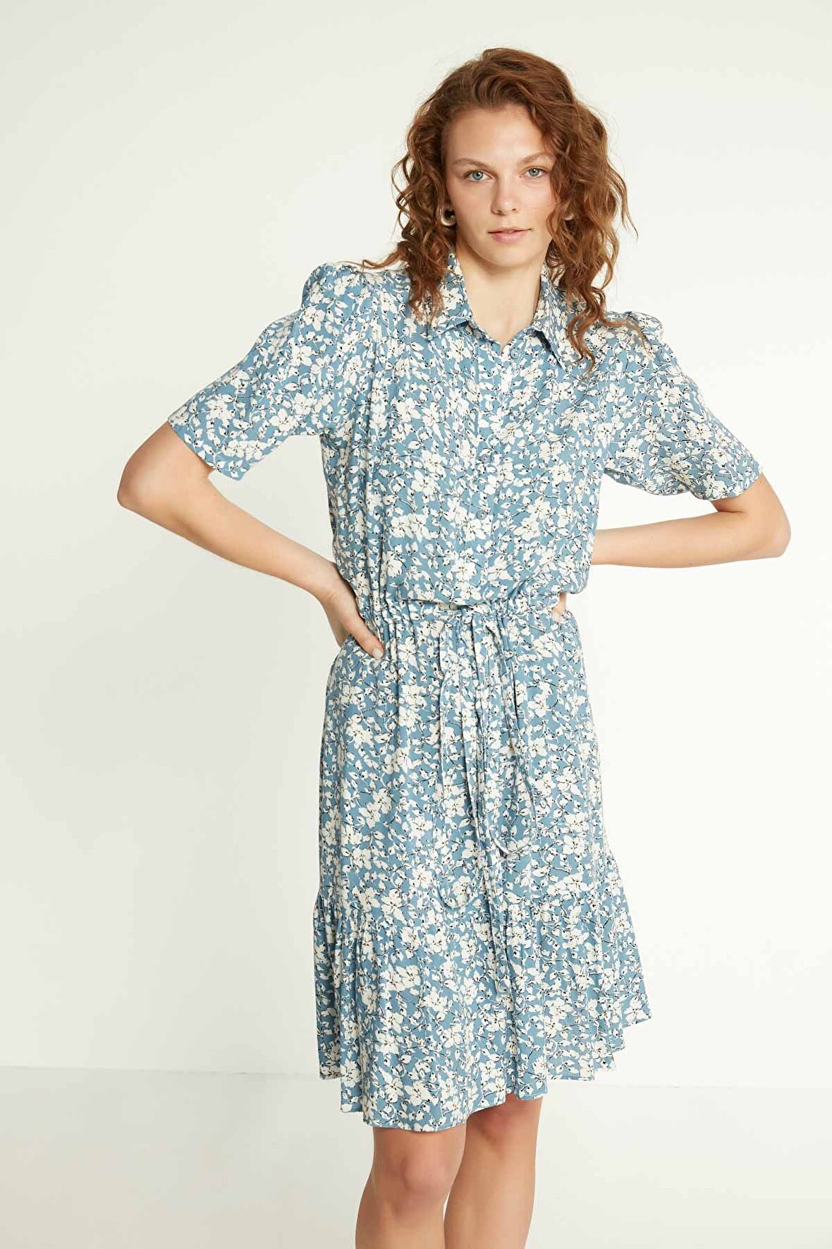 Yakalı Çıtır Çicek Desenli Elbise