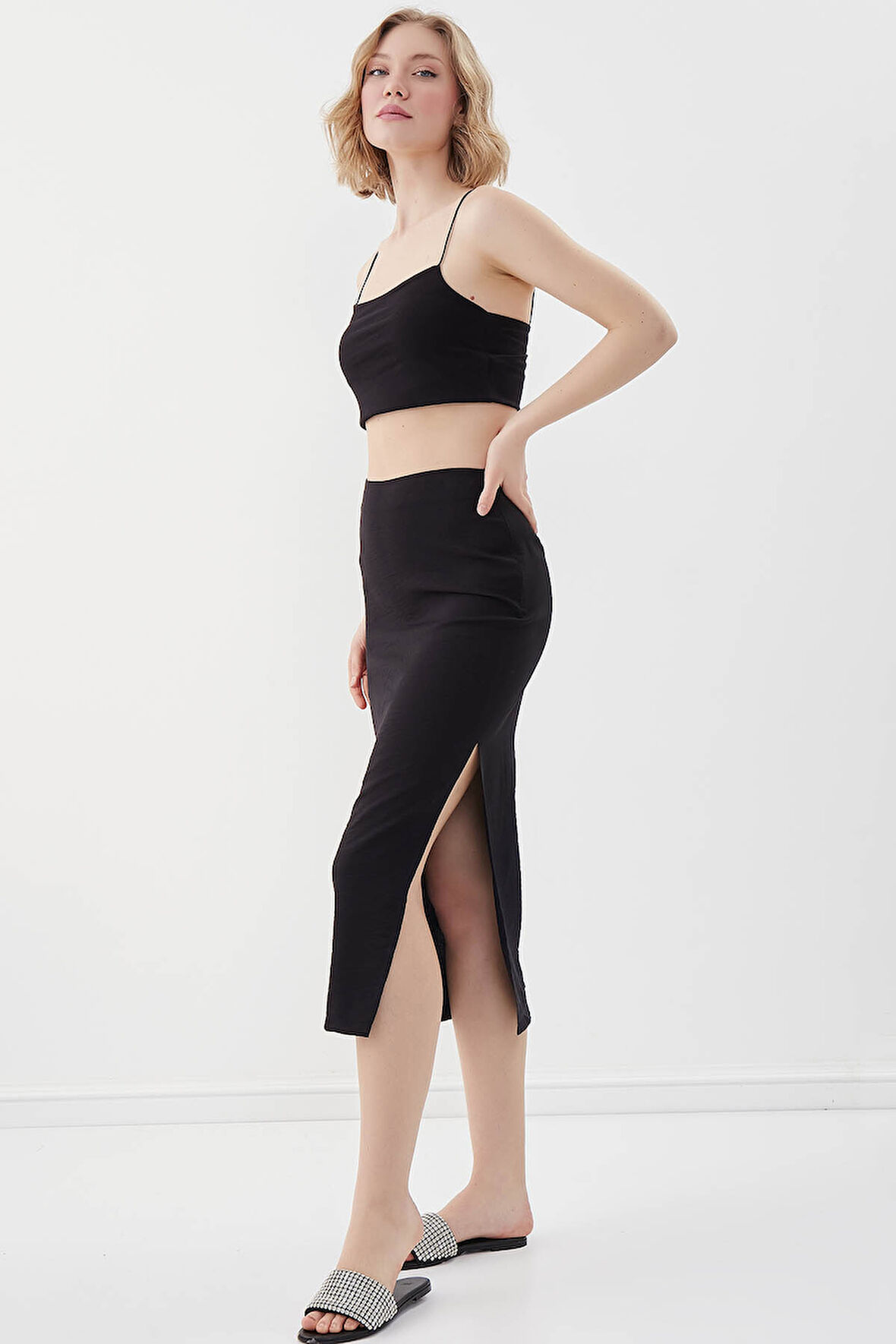 Yanı Yırtmaçlı Midi Boy Etek