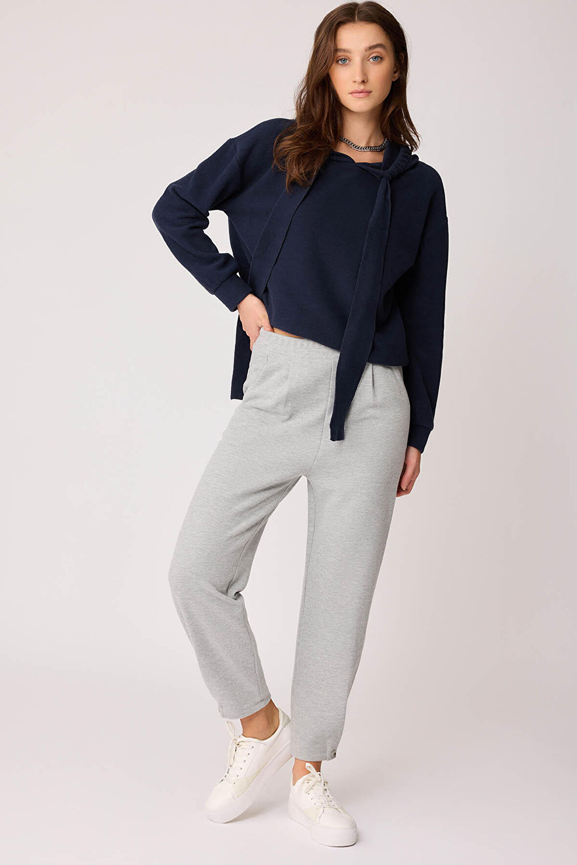 Beli Lastikli Paçası Düğmeli Triko Pantolon