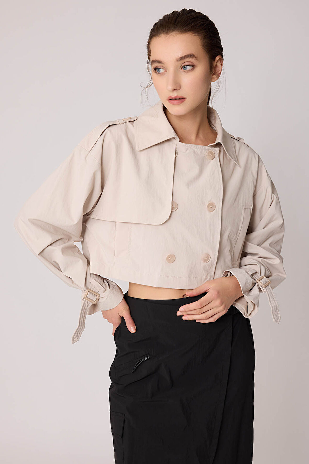 Astarlı Önü Düğmeli Crop Trençkot