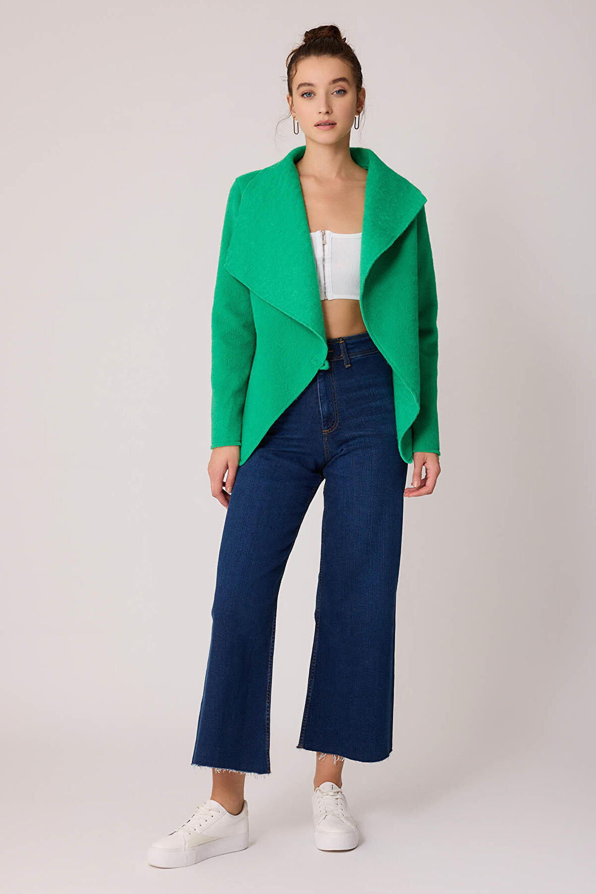 Aksesuar Bağlamalı Asimetrik Kesim Ceket