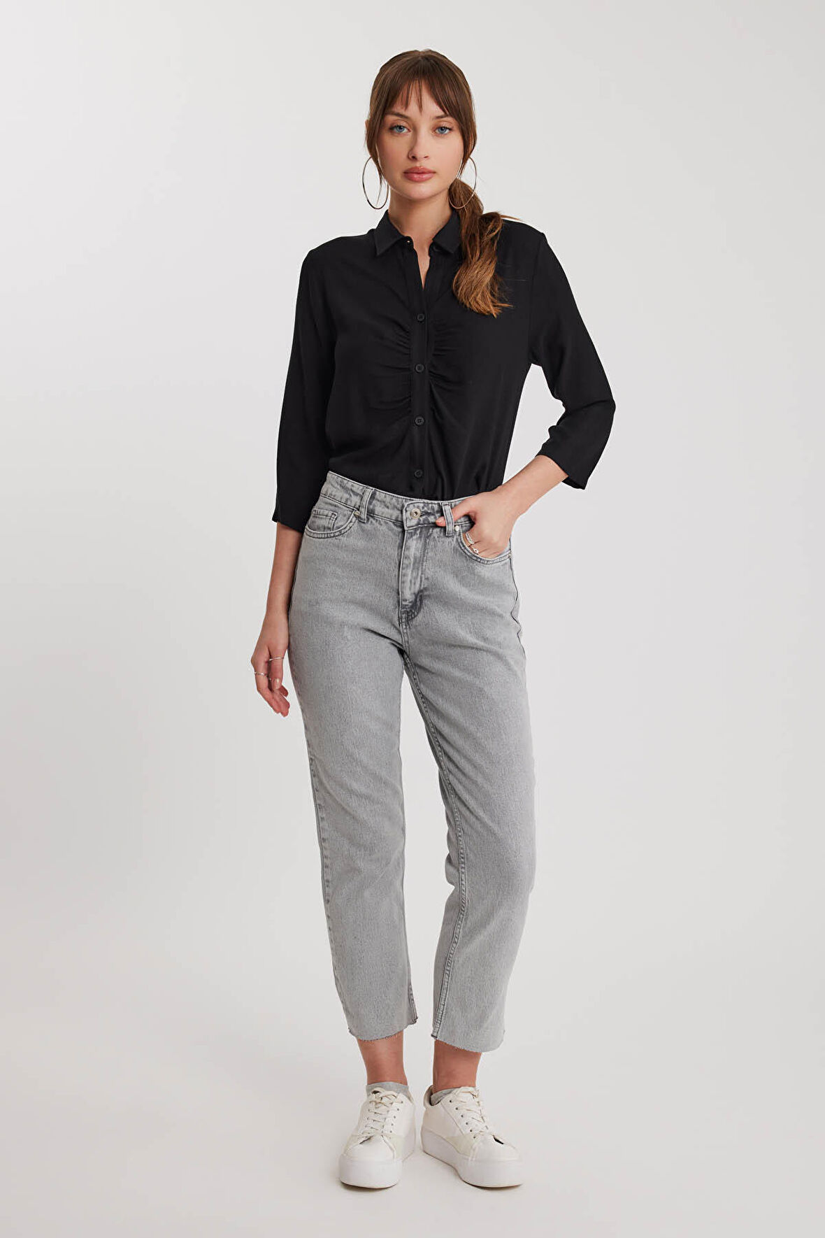 Slim Fit Crop Mom Jean