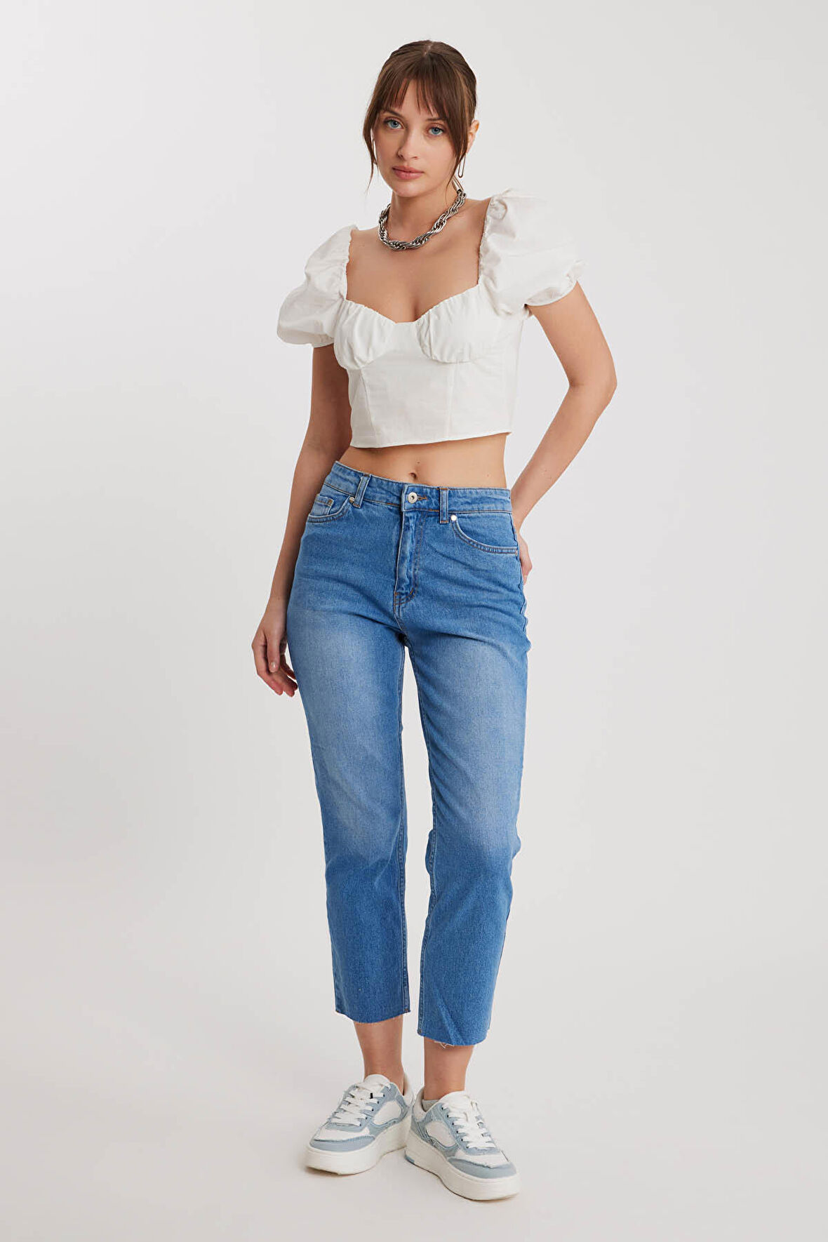 Slim Fit Crop Mom Jean