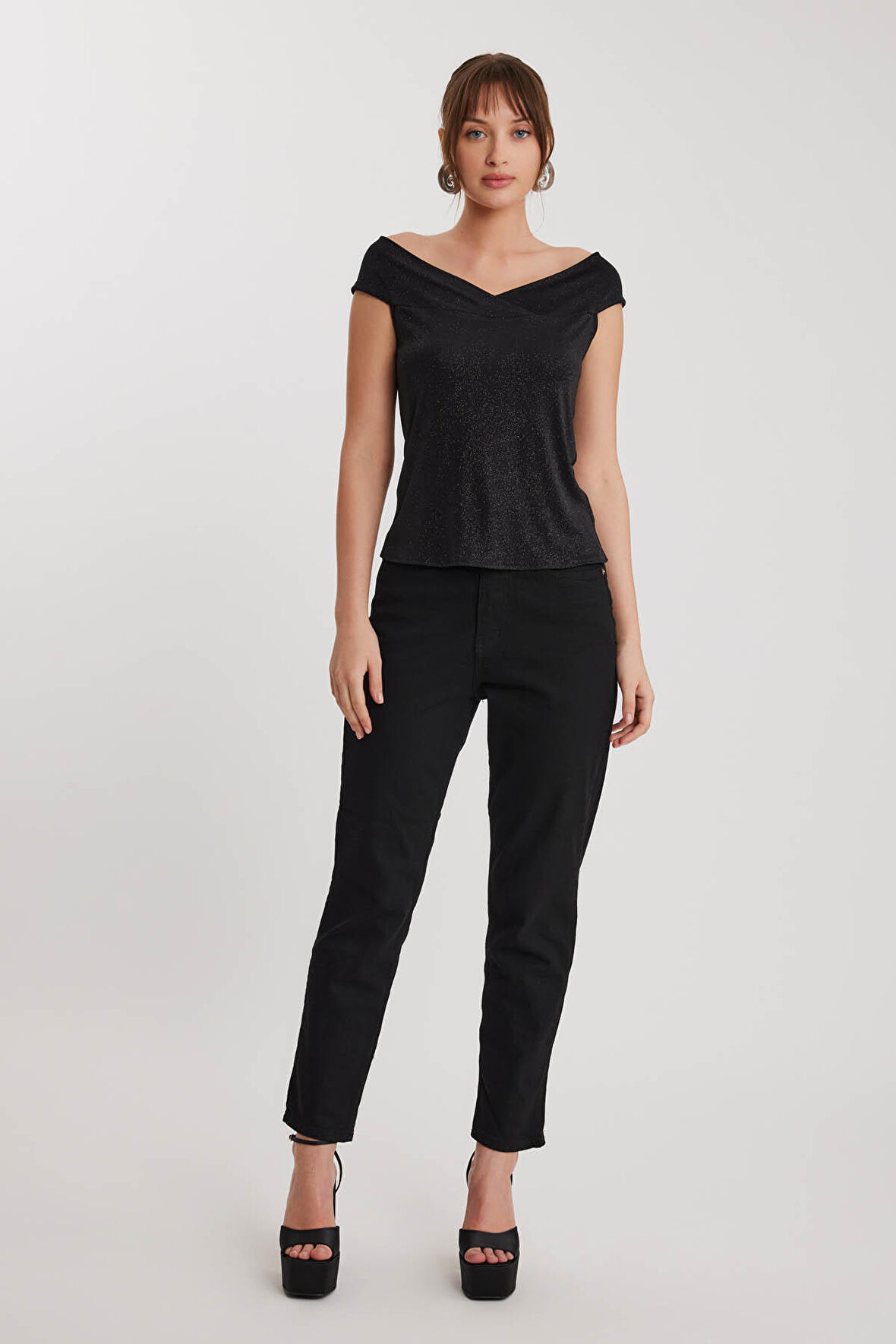 Kayık Yaka Simli Bluz