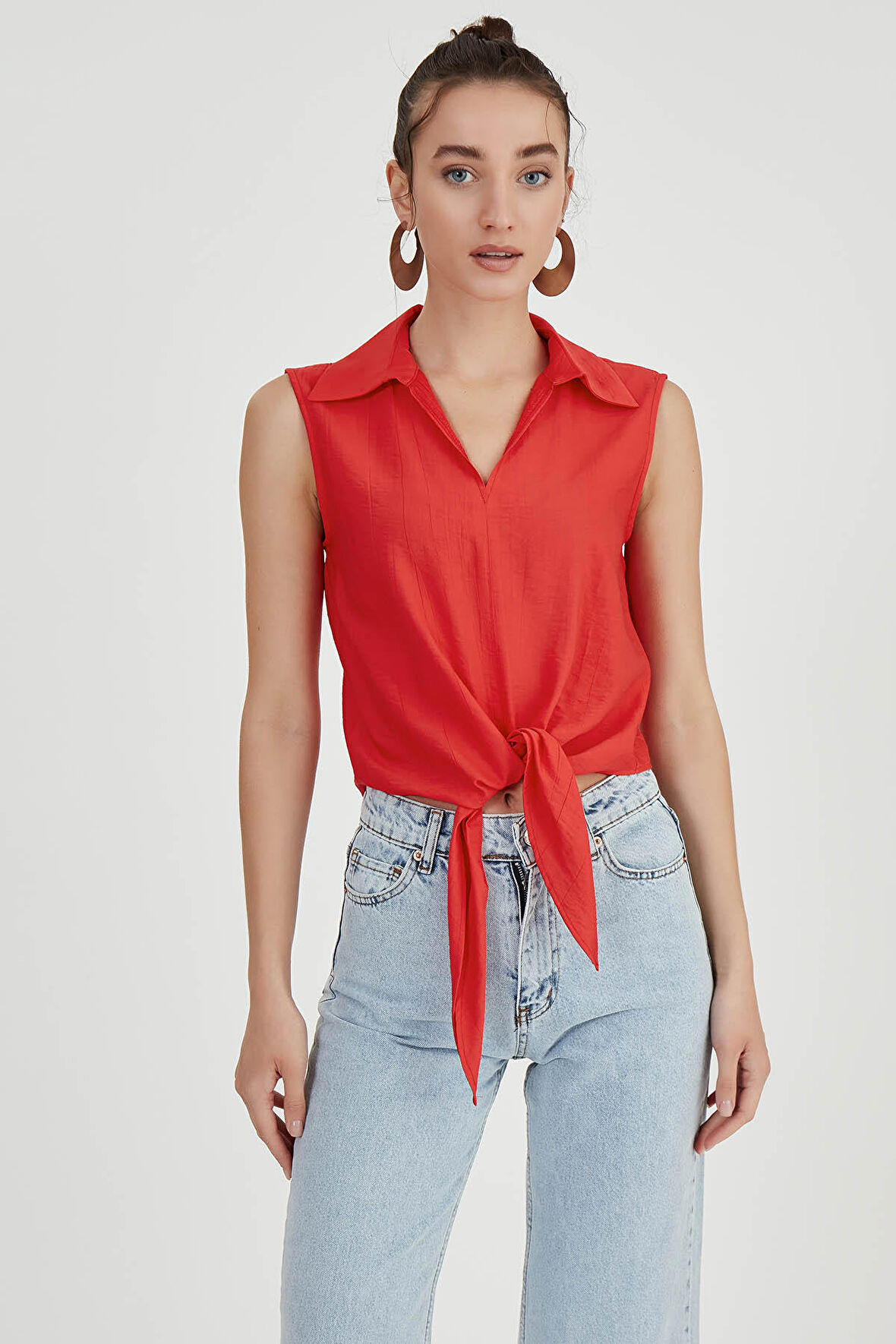 Önden Bağlamalı Sıfır Kol Bluz