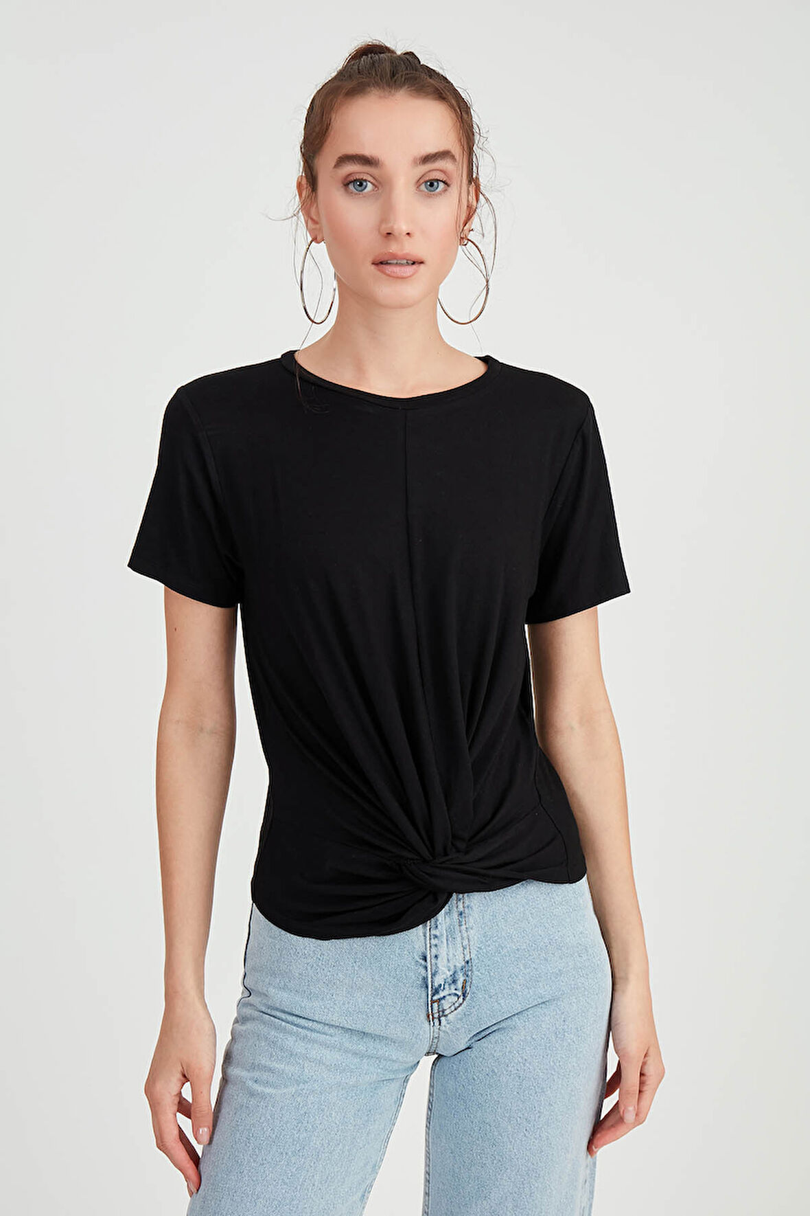 Yuvarlak Yaka Önü Büzgülü T-Shirt