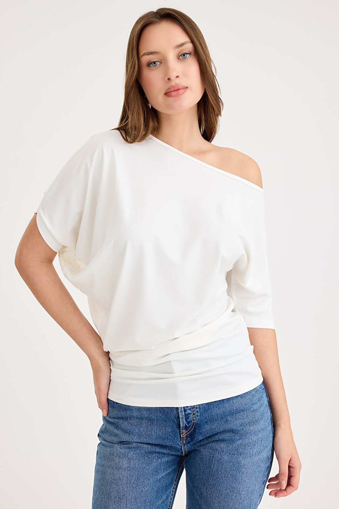 Kayık Yaka Kısa Kol Modal Bluz