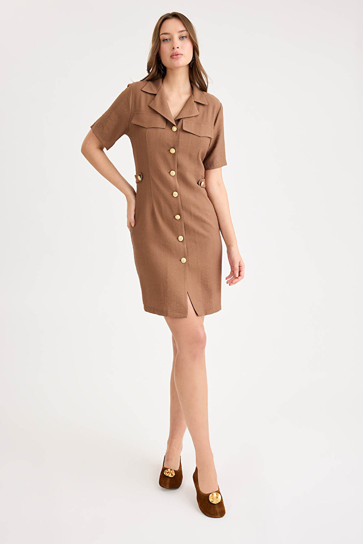 Gold Düğmeli Kapak Cepli Kısa Kol Mini Elbise