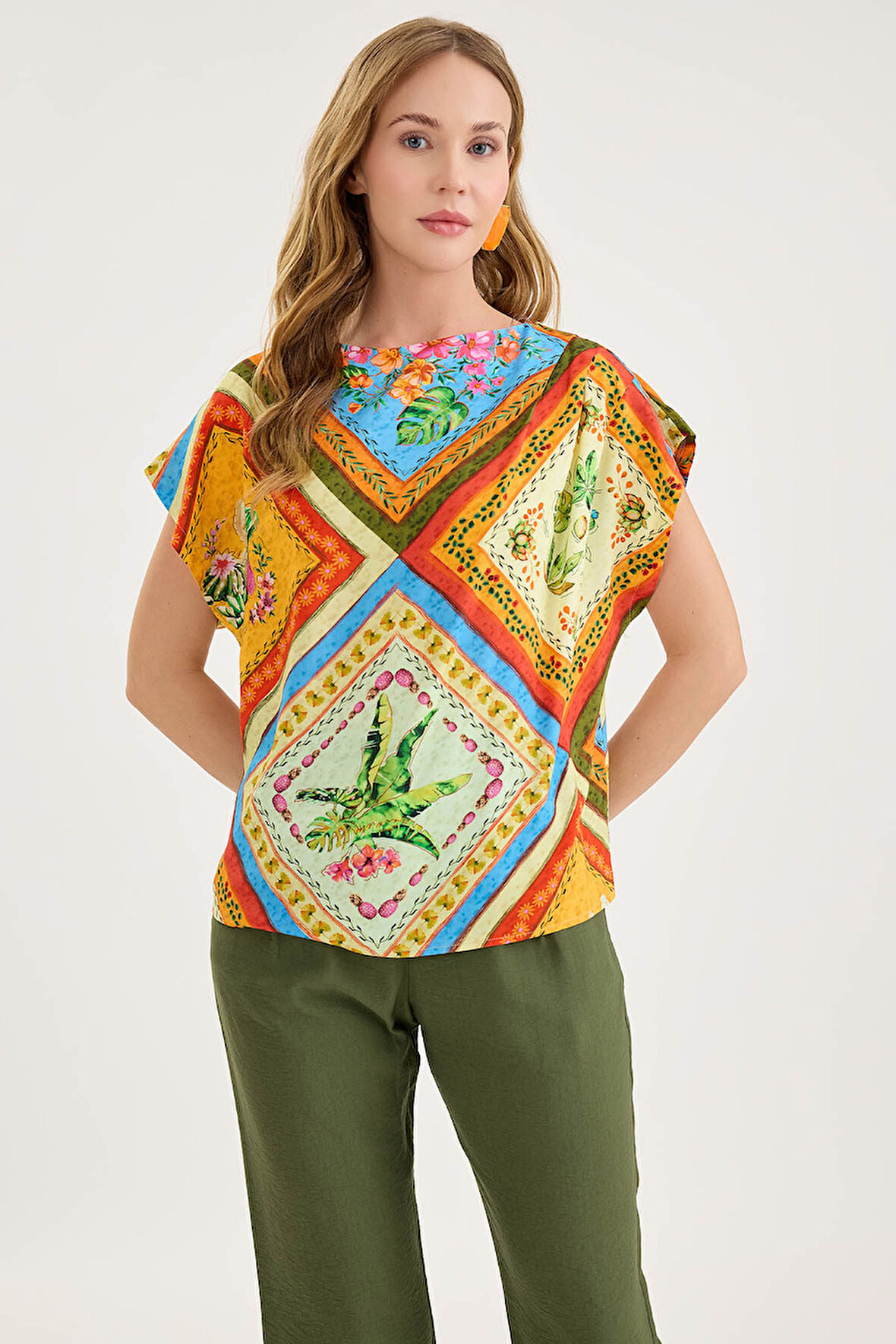 Desenli Kısa Kol Bluz