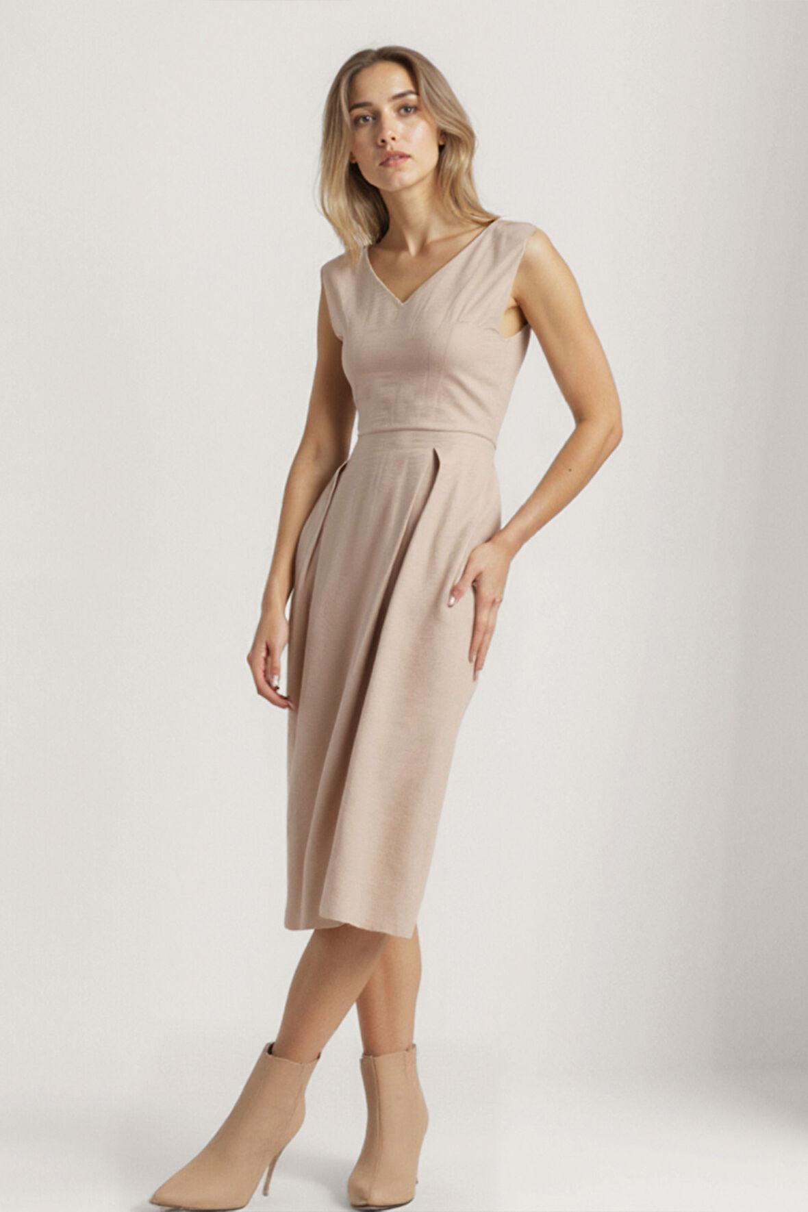 V Yaka Kuşaklı Krinkıl Kumaş Midi Elbise