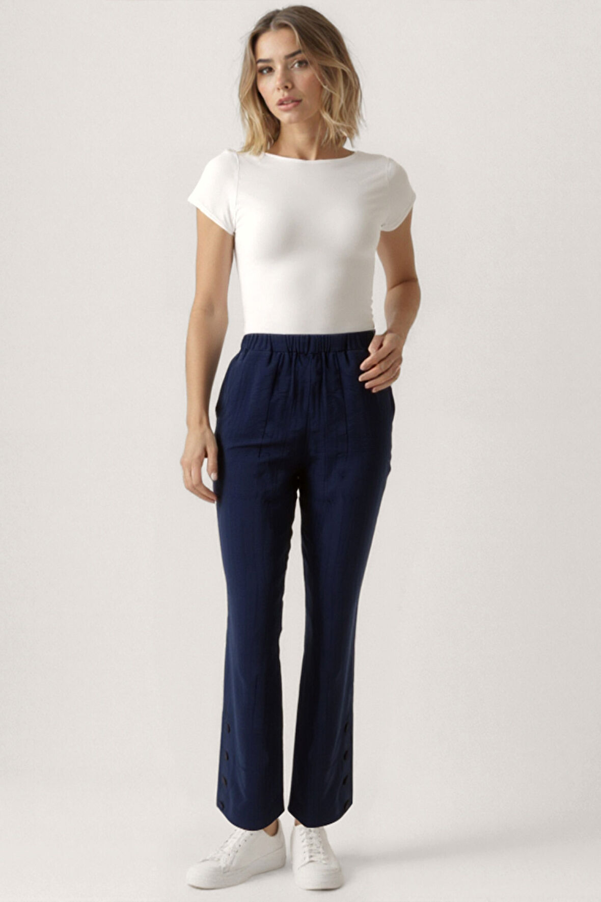 Paçası Düğmeli Krinkıl Kumaş Pantolon